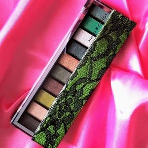 Hard Candy 'Green with Envy' Top eyeshadow pallet